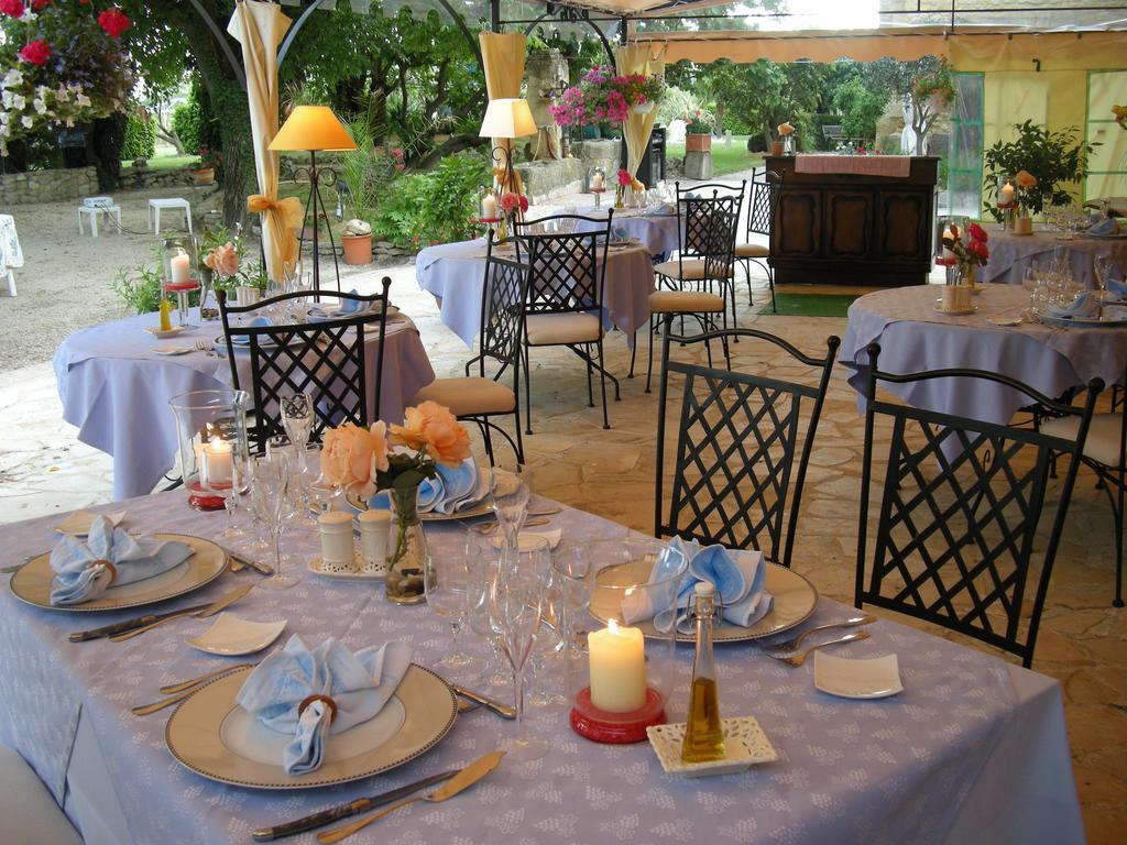 Bastide Des Princes B&B Caderousse Exterior foto